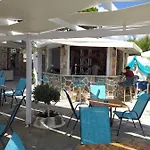 Aparthotel Golden Dolphin Studios&apartments