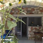 Golden Dolphin Studios&apartments Aparthotel 3*