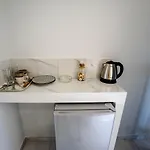 Golden Dolphin Studios&apartments