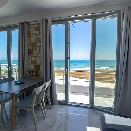 Golden Dolphin & 아파트호텔 알리케스