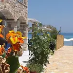 Apart Otel Golden Dolphin & 3*