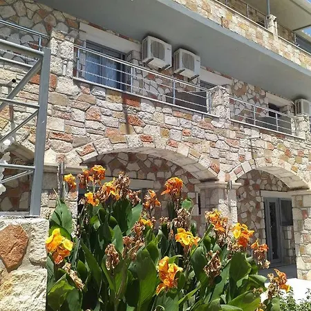 Golden Dolphin & Aparthotel